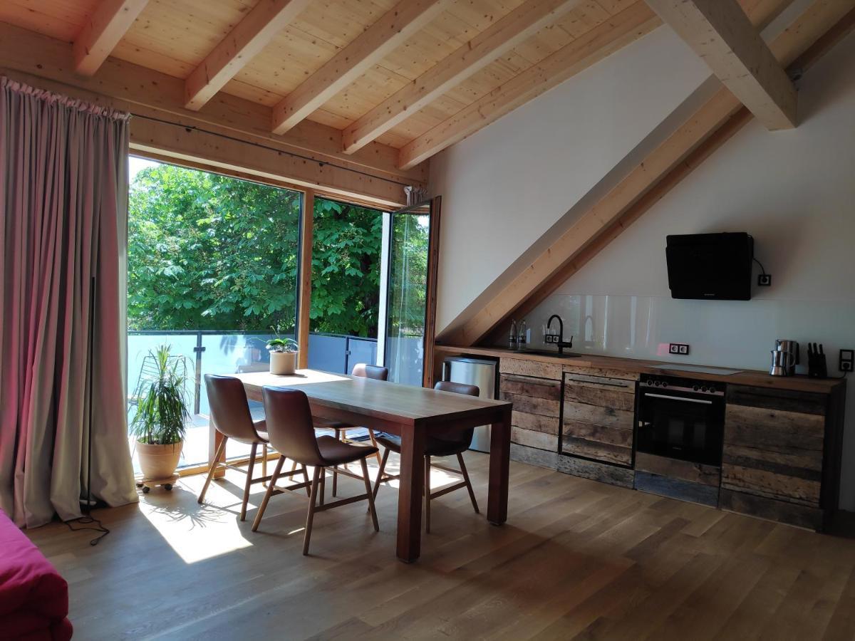 Ferienwohnungen Und Zimmer In Reutlingen-Goenningen Экстерьер фото